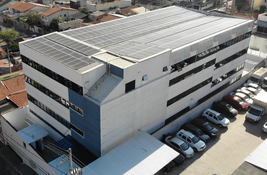 Como a energia solar reduz sua conta de luz em até 90%